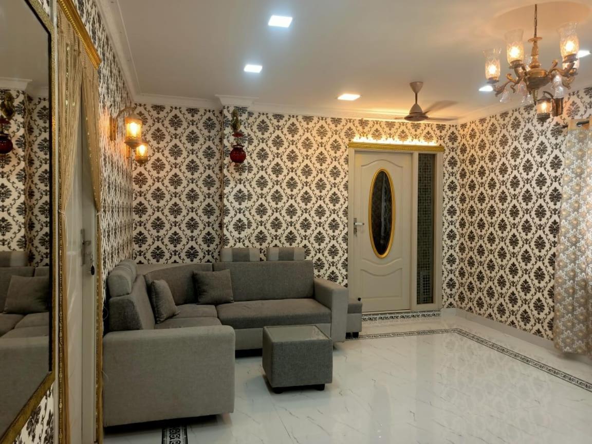 Apartment Rahimakareem Manzil *